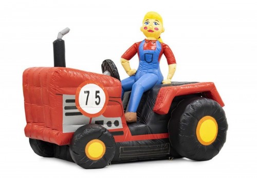 Sarah op tractor